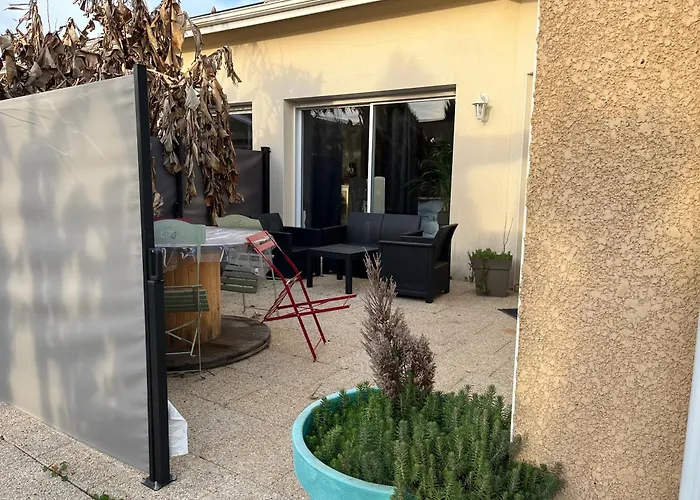Charmant T2, Cl 3 Etoiles, 4 Lits, 4 Personnes Et 1Enfant, Parking Et Terrasse