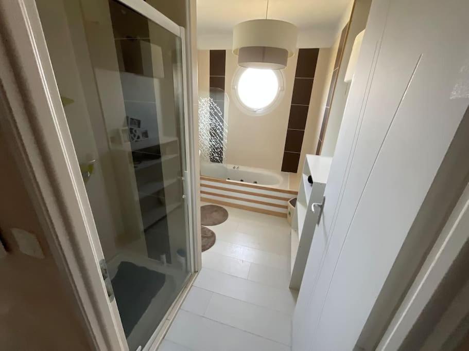 T2, Cl 3 Etoiles, 4 Lits, 4 Personnes Et 1enfant, Parking Et Terrasse Appartement *
