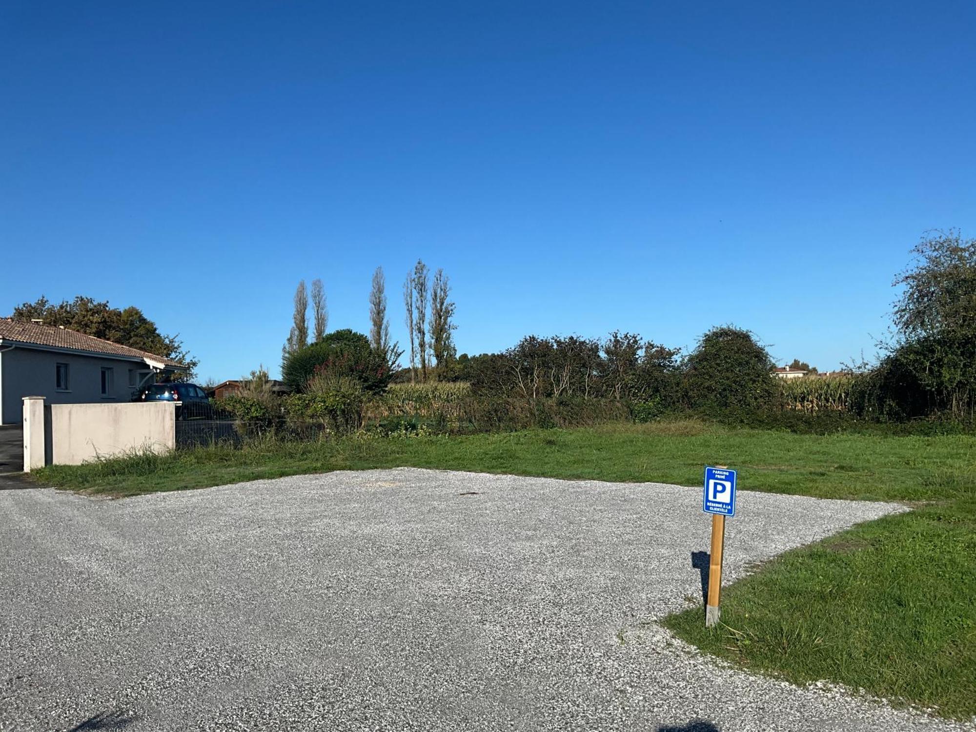T2, Cl 3 Etoiles, 4 Lits, 4 Personnes Et 1enfant, Parking Et Terrasse *
